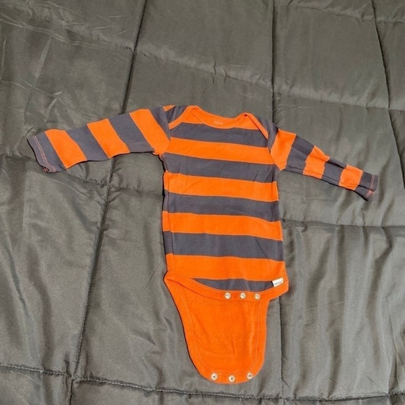 Bundle of Explore Onesies - Picture 5 of 10